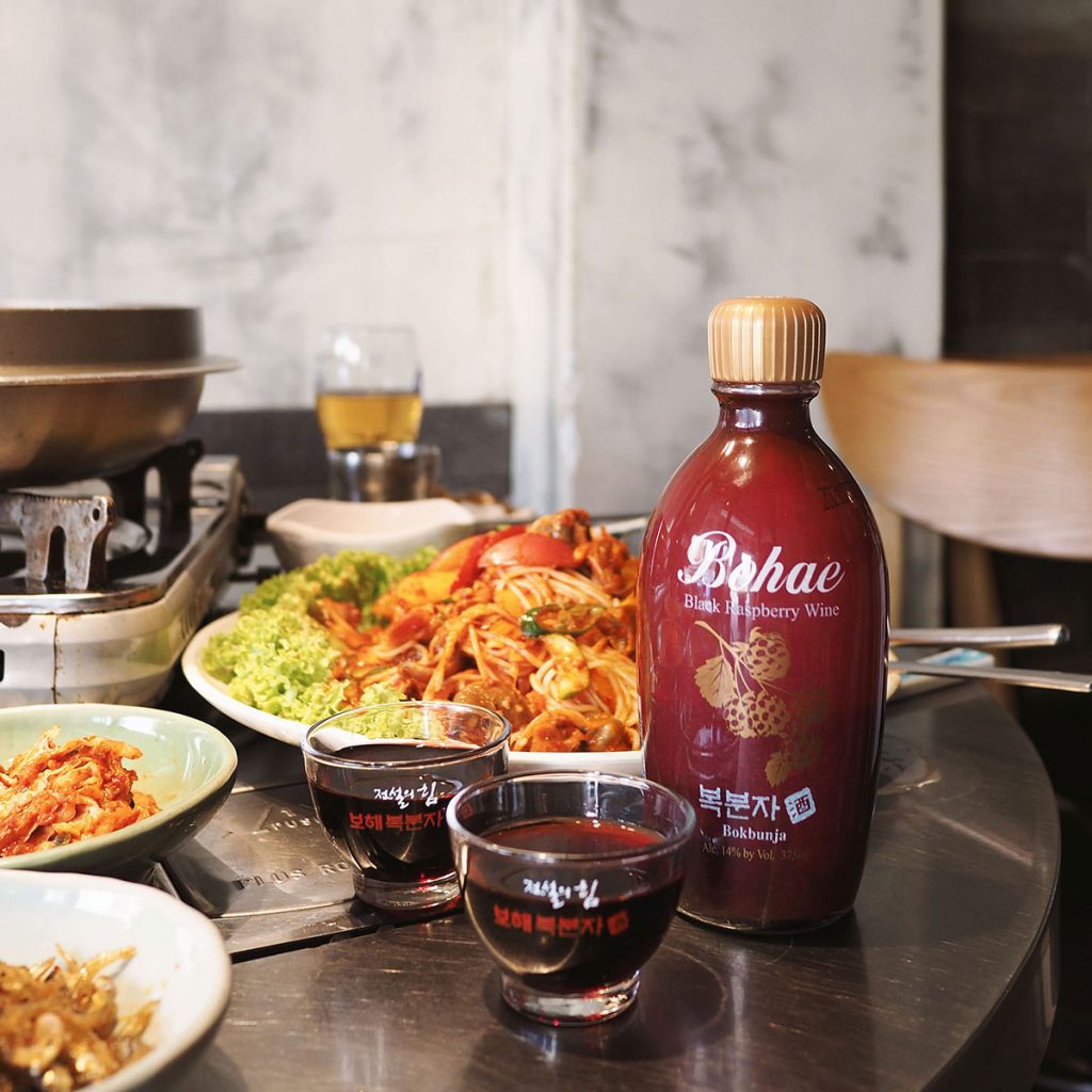 Bohae Bokbunjajoo (Black Raspberry Wine)
