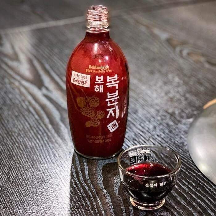 Bohae Bokbunjajoo (Black Raspberry Wine)